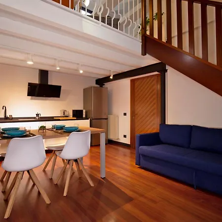 Al Vittoriale Apartment *